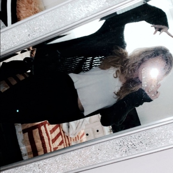 Meet your Posher, Alexis - Picture 1 of 1